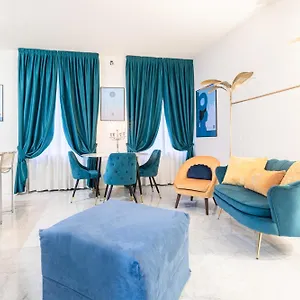 Monte Napoleone Split-level Terrace - Collection , Milan Italy