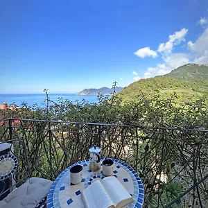 Pietra Azzurra, Newly Renovated , Corniglia Italy
